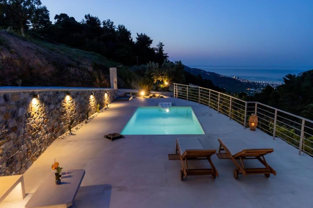 Villa Koukounaria Skopelos Town Exterior photo