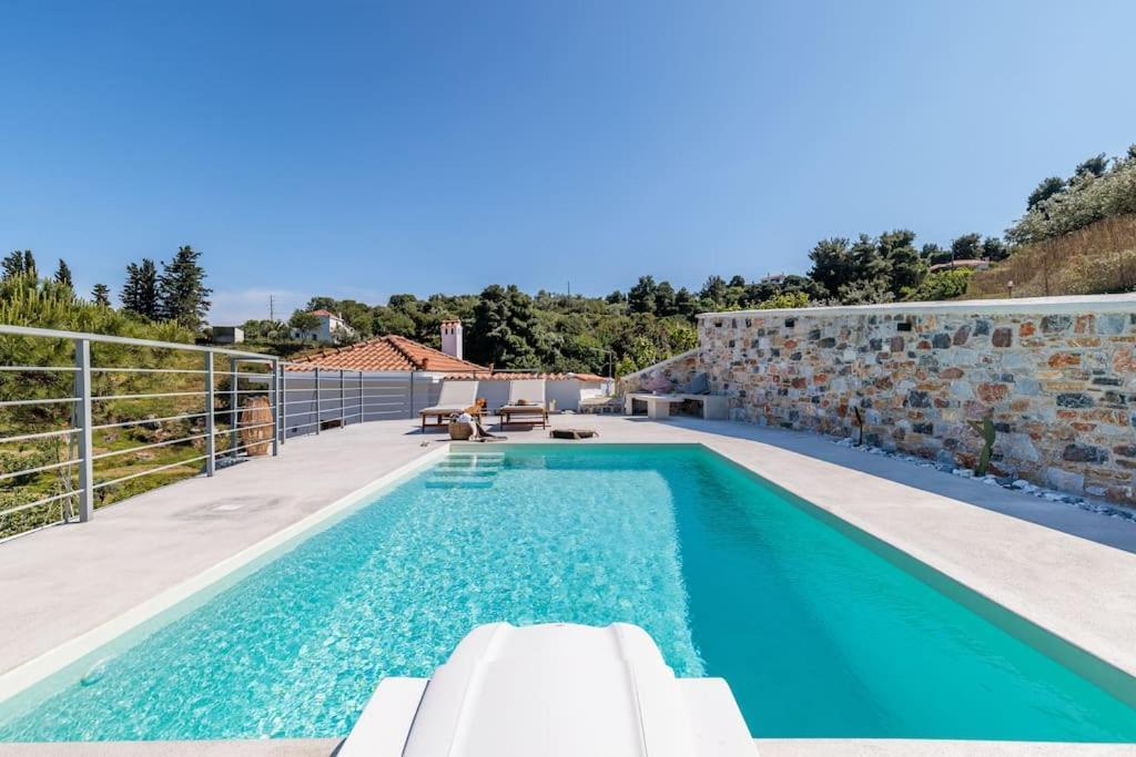 Villa Koukounaria Skopelos Town Exterior photo