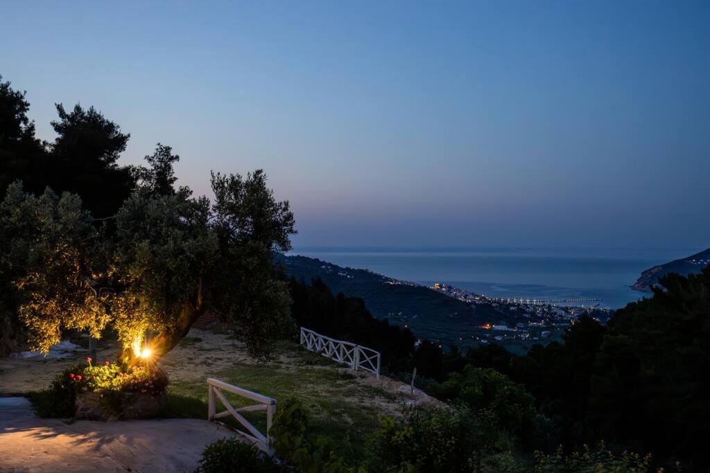 Villa Koukounaria Skopelos Town Exterior photo