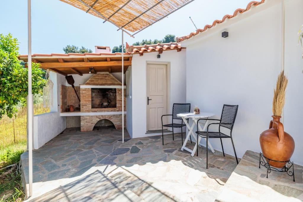 Villa Koukounaria Skopelos Town Exterior photo