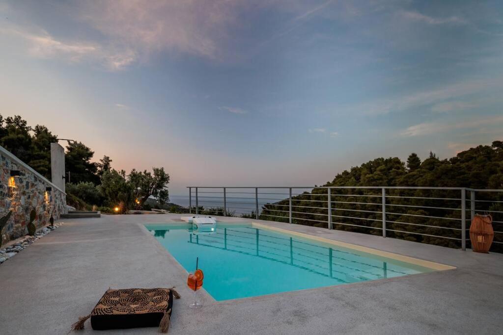 Villa Koukounaria Skopelos Town Exterior photo