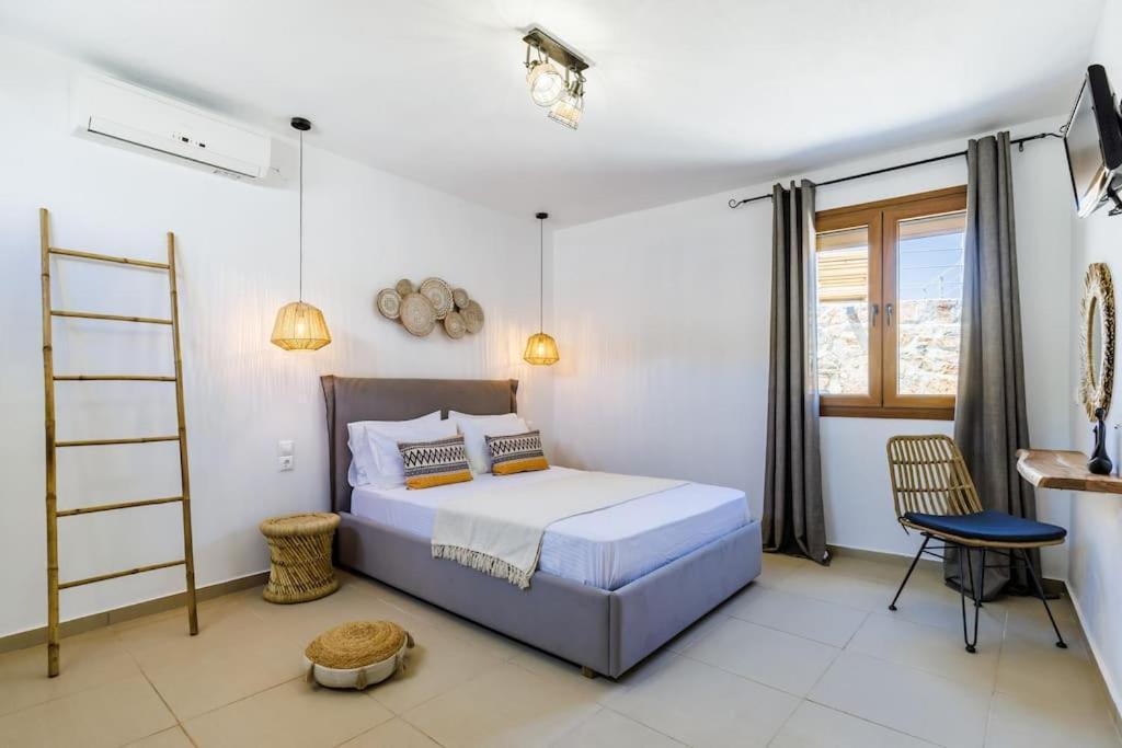 Villa Koukounaria Skopelos Town Exterior photo