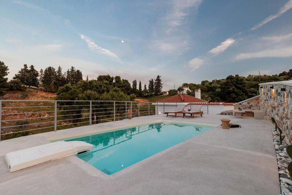 Villa Koukounaria Skopelos Town Exterior photo