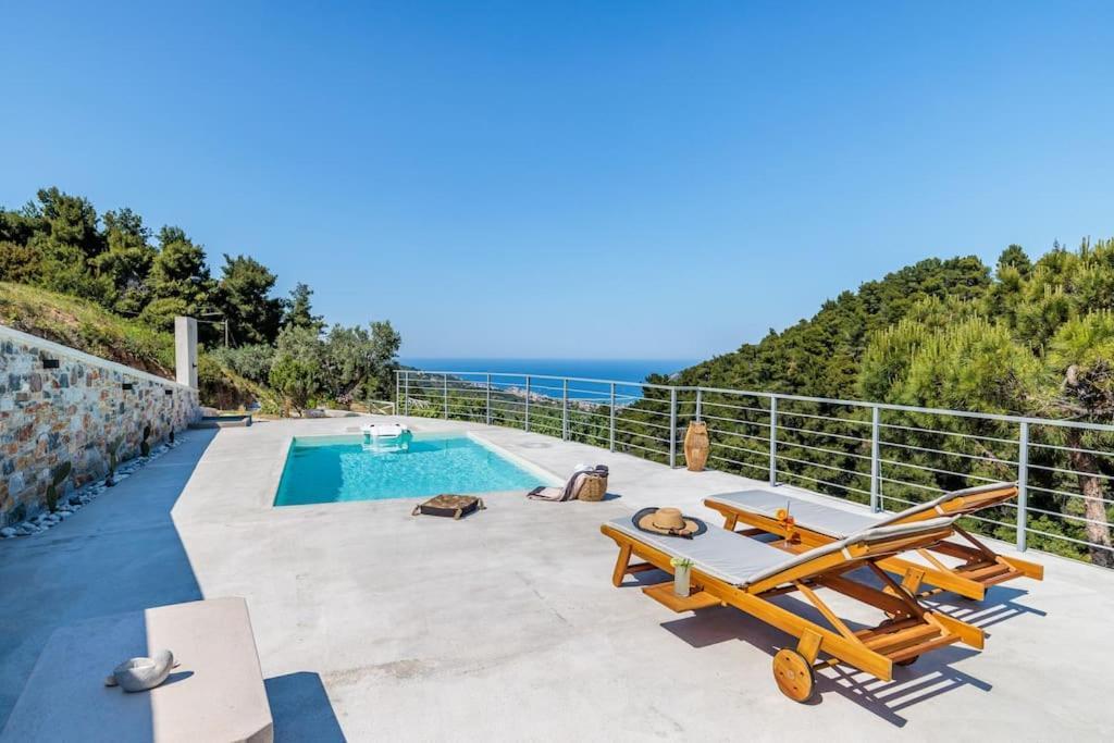 Villa Koukounaria Skopelos Town Exterior photo