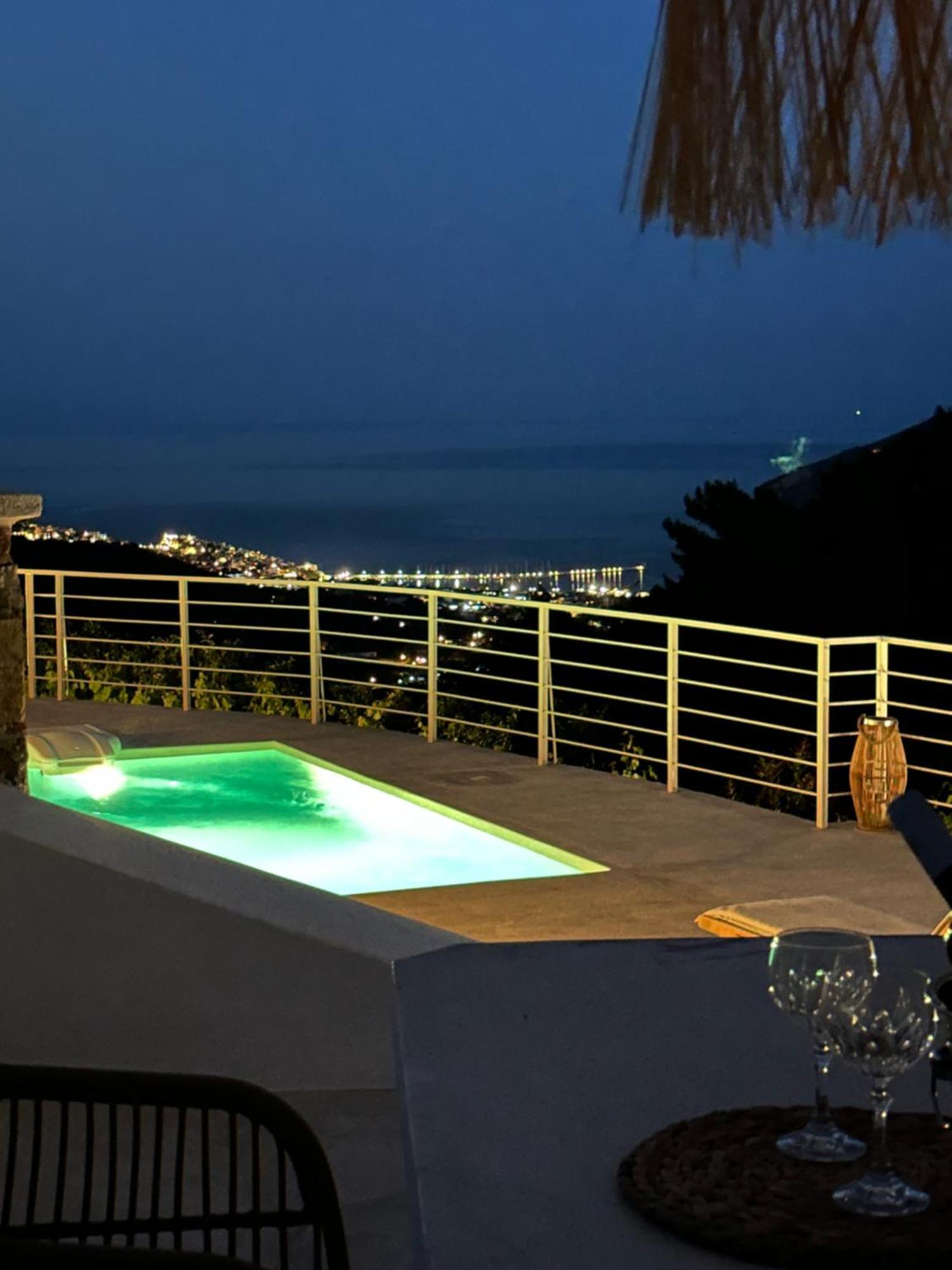 Villa Koukounaria Skopelos Town Exterior photo