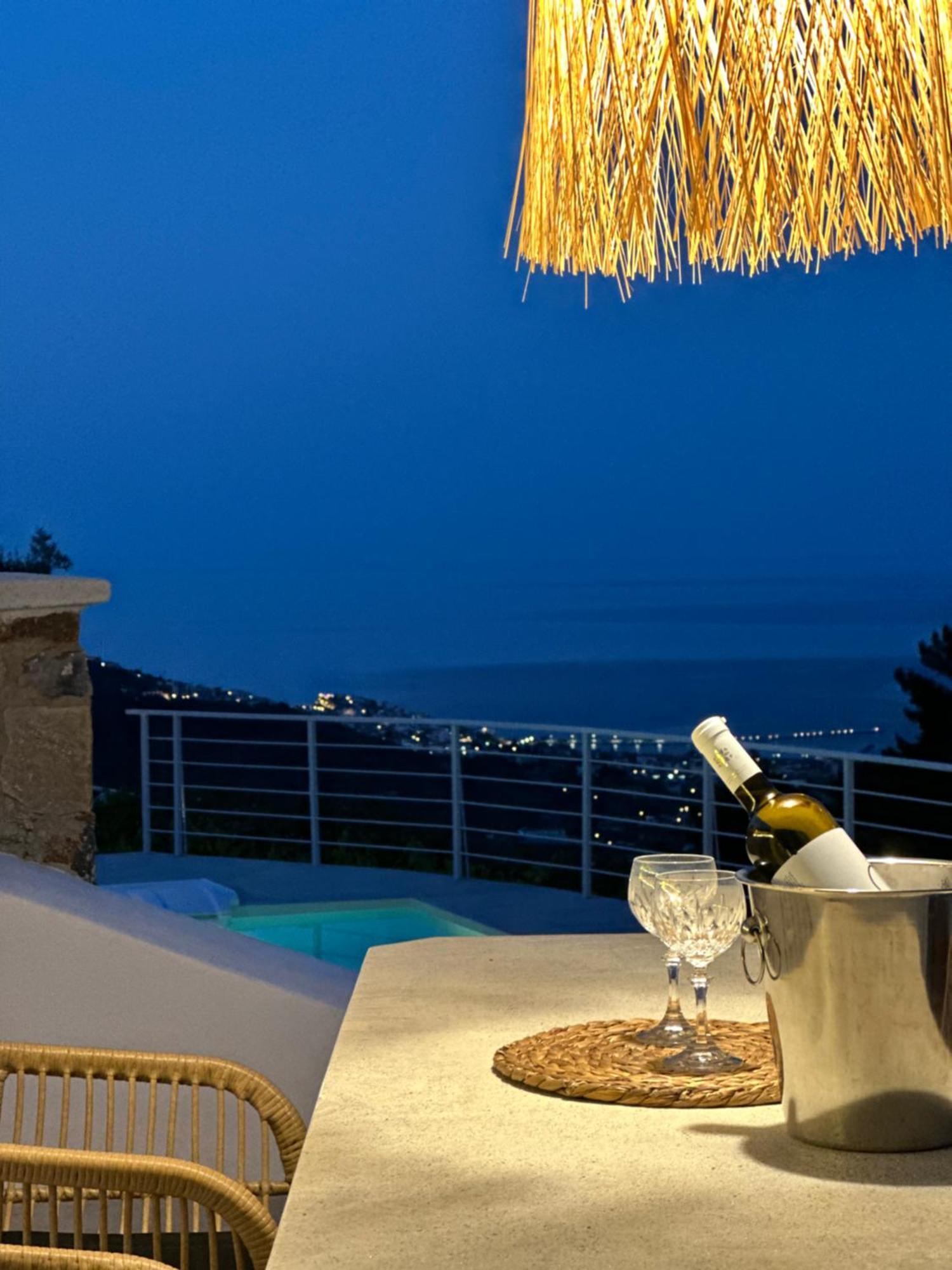 Villa Koukounaria Skopelos Town Exterior photo